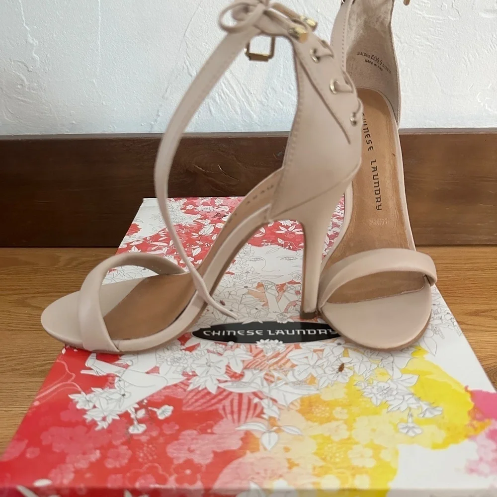 Chinese Laundry Jealous Sandal - Size 6 - Color: Sand - Picture 6 of 10